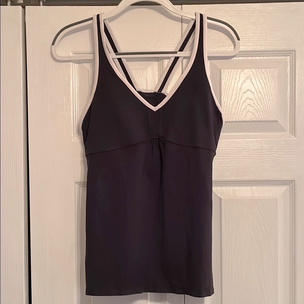 Nike Black and White Dri-Fit Tank Top with shelf bra